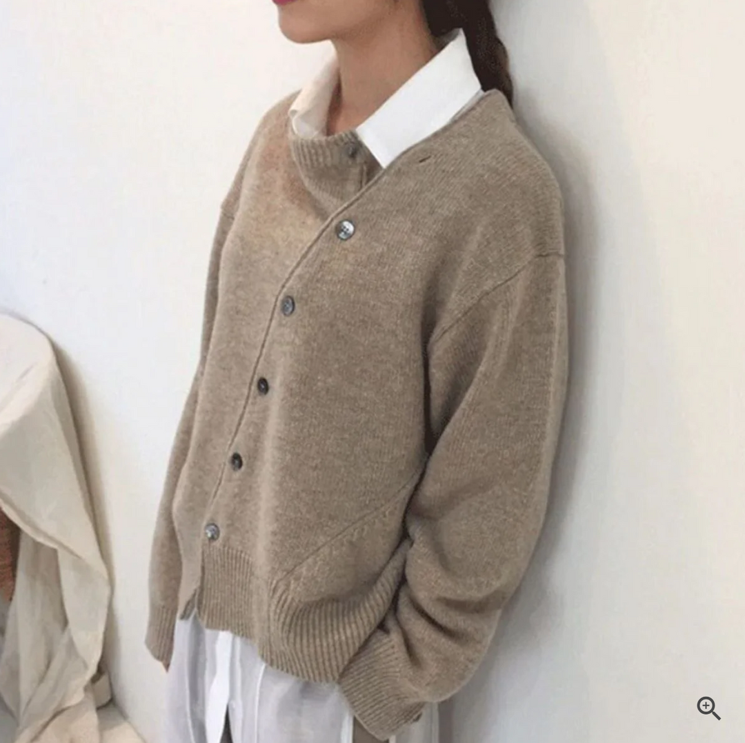 Angel | Asymmetric cardigan with single buttons