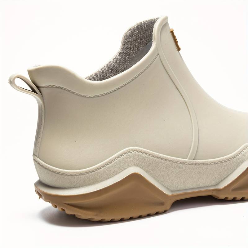 Eviènne | Modern orthopaedic rubber boot